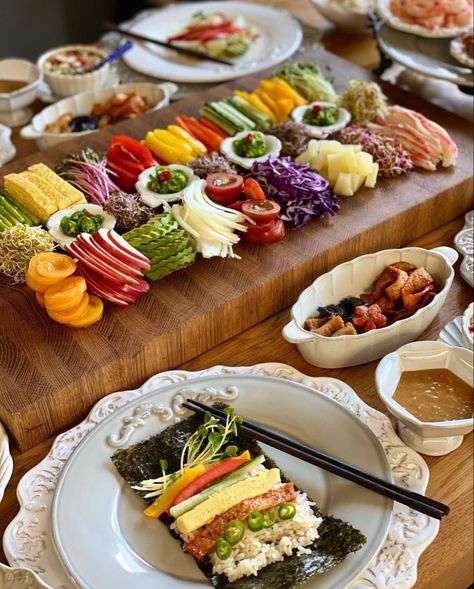 Korean Food Wedding, Traditional Korean Wedding Food, Asian Food Board, Korean Wedding Food, Japanese Buffet, K Food, Health Dinner Recipes, Food Platters, Food Presentation