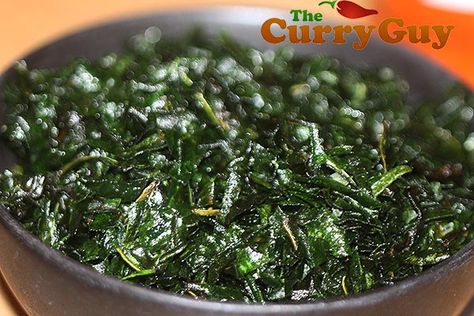 Flash Fried Spinach, Spinach Indian Recipes, Spinach Recipes Side, Fried Seaweed, Crispy Spinach, Fried Spinach, Crispy Seaweed, Chaat Recipe, Easy Summer Meals