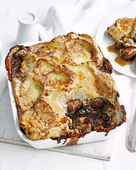 6 Best mash recipes | delicious. magazine Sausage And Mash, Sausage Dishes, Bangers And Mash, Easy Pie Recipes, Delicious Magazine, Cottage Pie, Easy Pie, Shepherds Pie, British Food