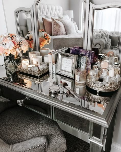 Makeup Vanity In Bathroom, Olivia Rink, Mirrored Vanity, Closet Bed, Tiny Bedrooms, Vanity Room, Glam Room, Bedroom Vanity, Vanity Decor