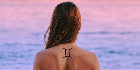 Gemini Woman: Love, Personality Traits And Facts Gemini Women, Gemini Symbol, Zodiac Love Compatibility, Gemini Traits, Gemini And Aquarius, Perfect Person, Signs From The Universe, Do Cute, Gemini Woman