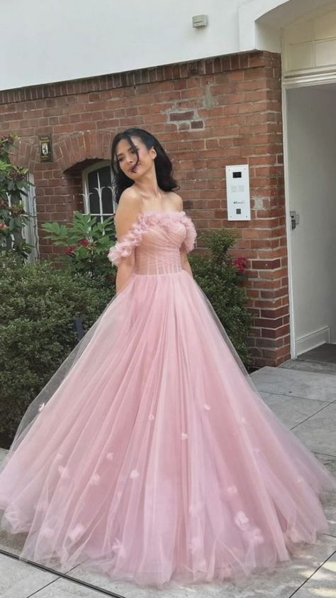 Pink Gowns Aesthetic, Pastel Pink Ball Gown, Poofy Formal Dresses, Prom Dress Butterflies, Poofy Prom Dresses Princesses, Pink Fluffy Prom Dress, Pink Flower Prom Dress, Baby Pink Prom Dress Long, Grad Dresses Pink