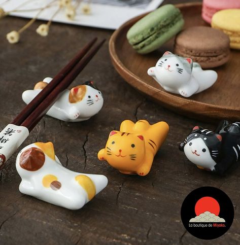 Pack of 5 Japanese ceramic chopstick rest kawaii cat. - Etsy UK Cubby Hole Storage, Random Art Ideas, Market Snacks, Desk Pets, Lunch Kits, Clay Date, Japanese Style Kitchen, Cute Trinkets, Clay Craft Ideas