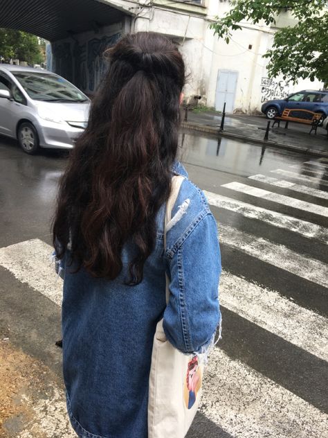 Raining Hairstyles Rainy Days, Rain Hairstyle Rainy Days Hair, Rainy Hairstyles, Rain Hairstyles, Rainy Day Hair, Rainy Day Hairstyles, Hairstyle Inspo, Fashion Hair, Hair Hairstyles