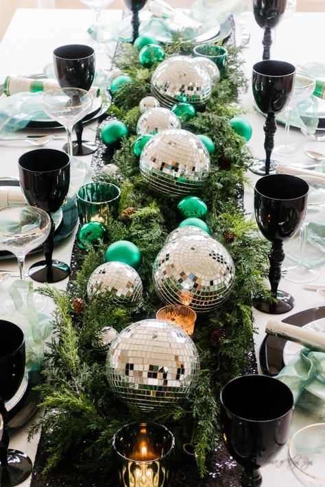 Green Gold Silver Party Decorations, Black Green And Silver Party, Green And Silver Table Decor, Green Black And Silver Party Decorations, New Year’s Eve Table Centerpiece, Green And Silver Party Decor, Green And Gold Party Theme, New Years Eve Centerpieces, Nye Party Decor