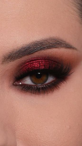 ➡️IG:@kseniasevrikeeva Red Smoky Eyeshadow Look, Red Makeup Looks Hooded Eyes, Makeup For Red Prom Dress, Makeup For Red Dress Formal, Red Prom Makeup, Maroon Makeup, Red Eyeshadow Look, Burgundy Eye Makeup, Red Smokey Eye