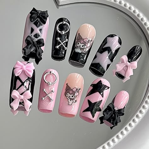 black pink kuromi set <3 follow 4 more #nails #pressonnails #kawaii #kawaiinails #nailart #sanrio #sanrionails #kuromi #pressonnailset #nailset #nailtech #nailartist #beginnernailtech #beginnernailartist #londonnailtech #londonnailart Birthdays Nails, Pink Kuromi, Kuromi Nails, Nails Sanrio, Pink Black Nails, Sanrio Nails, Melody Hello Kitty, London Nails, Mermaid Nails