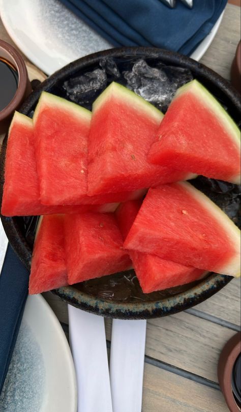 Tiktok Hooks, Watermelon Snack, Watermelon Dessert, Juicy Watermelon, Food L, Watermelon Recipes, Food O, Easy Snack Recipes, Homemade Snacks