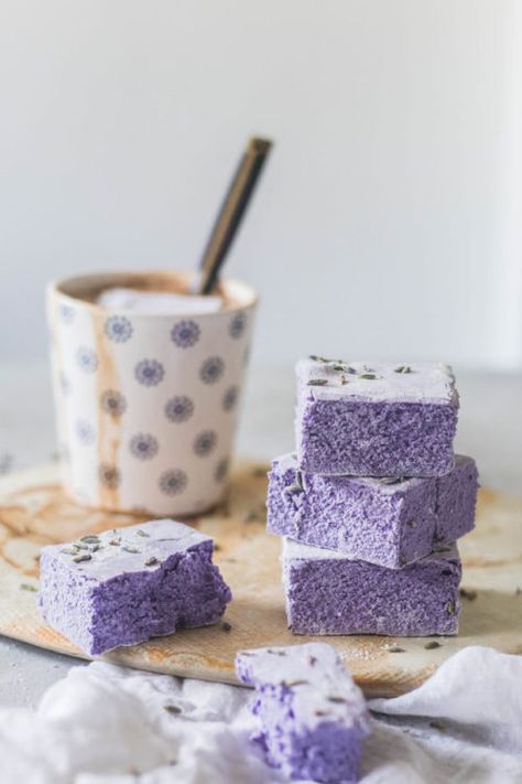 Candy Aesthetics, Purple Recipes, Lavender Dessert, Edible Lavender, Lavender Macarons, Edible Flowers Recipes, Lavender Recipes, Culinary Lavender, Recipes With Marshmallows