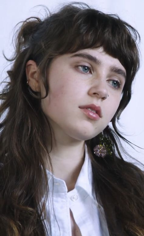 she’s so beautiful #clairo #clairecottrill Clario Singer, Tiny Bangs, Baby Bangs Long Hair, Baby Bangs, Shag Haircut, Long Hair With Bangs, Rolling Stone, Cut My Hair, Dream Hair