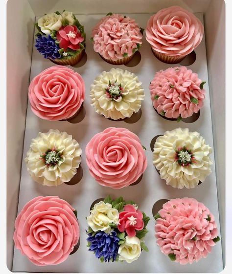 Floral cupcake assortment cupcakes cake decorating decorations idea idea decoration rosette rose roses flowers Cupcake Assortment, Floral Cupcakes, Cupcakes Cake, Cupcake Cakes, Cake Recipes, Cake Decorating, Cupcake, Roses, Cake