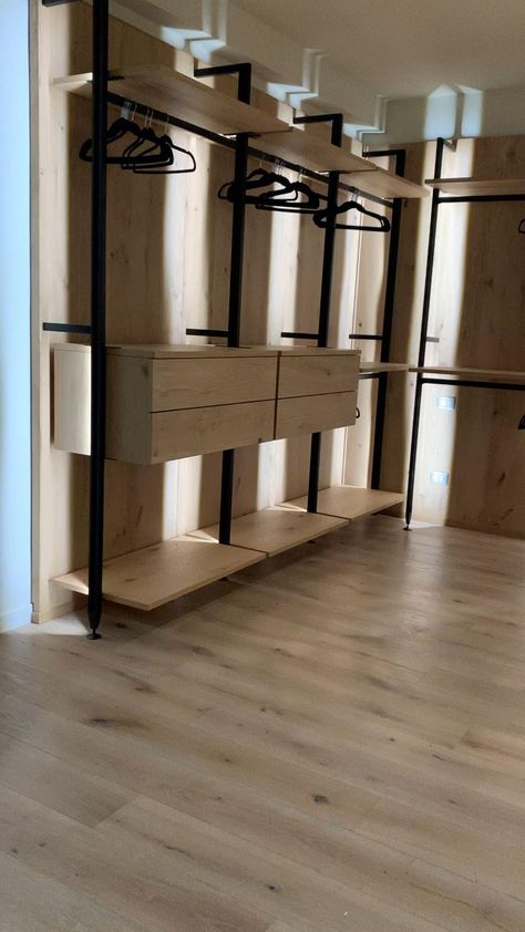 Cozy Closet, Store Shelves Design, Wall Partition, Dressing Design, Clothing Store Interior, Dream Closet Design, Walk In Closet Design, Closet Design Layout, Interior Design Per La Casa