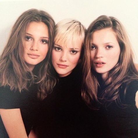 maría on Twitter: "bridget hall, jaime rishar & kate moss by patrick demarchelier, 1993. https://t.co/xcSssohjtN" / Twitter Bridget Hall, Duane Michals, Patrick Demarchelier, 90s Models, My Kind Of Woman, Runway Models, Kate Moss, Makeup For Brown Eyes, Fashion Models