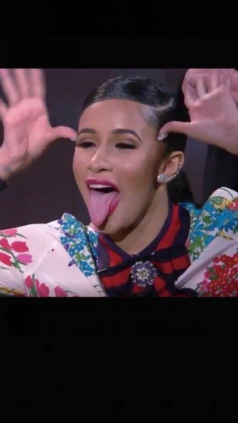 Cardi B Funny, Cardi B Quotes, Cardi B Funny Face, Teeth Humor, Face Funny, Funny Joke Quote, Funny Face, Meme Faces, Jokes Quotes