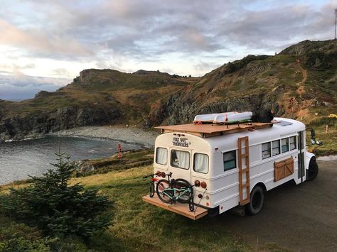 Bus Remodel, School Bus Tiny House, School Bus Camper, School Bus House, Converted Bus, Old School Bus, Bus Living, Short Bus, Kombi Home