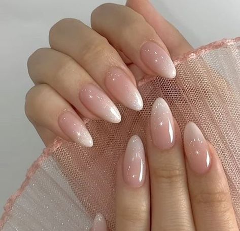 Pink And White Fade Nails, Pink Fade Nails Ombre, Ombre Nail Designs Almond Shape, Ombre White And Pink Nails, Pink Fade Nails, Fade Nails, Ombre French Nails, Ombre French Tips, Ombre Nail Art