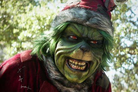 Check out the trailer to 'The Mean One,' which takes a dark parody to the classic Dr. Seuss’s How the Grinch Stole Christmas. This version follows the grinch character as he goes on a murderous rampage in a sleepy mountain town during the holiday season. https://youtu.be/MUmIuVFdqqo Creature Makeup, O Grinch, Top Horror Movies, Horror Movies On Netflix, Joel Mchale, Christmas Horror, Best Horror Movies, Santa Suits, Movie Director