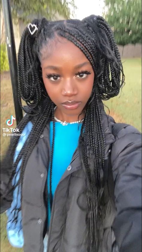 Styles For Braided Hair Black Women, Hairstyles Idea Braids, Sunk Stripe With Braids, 80s Hairstyles Black Women Braids, Kawaii Braids Hairstyles, Y2k Knotless Braids Styles, Cute Hairstyles Box Braids, 2000s Braids Hairstyles, Cute Hairstyles With Braids Black