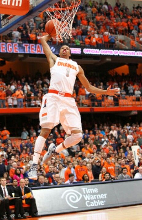 Michael Carter-Williams Syracuse basketball Syracuse Basketball, Michael Carter, Basketball Schedule, I Love Basketball, Georgia Football, Basketball Tips, Syracuse University, Basketball Workouts, Basketball Skills