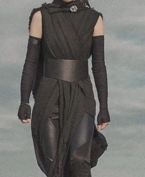 Dune Outfit, Jedi Oc, Star Wars Inspired Outfits, Star Wars Outfit, Jedi Outfit, Jedi Costume, Star Wars Ocs, Star Wars Au, Grey Jedi