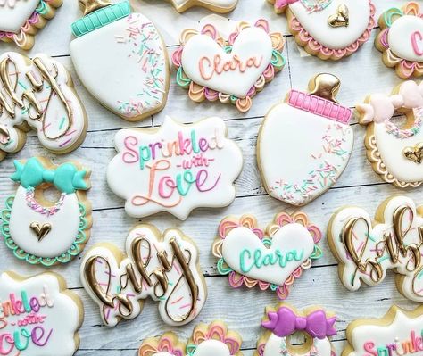 Katelyn on Instagram: “🍼👶🏼1st babies get Showers, 2nd babies get Sprinkles!👶🏼🍼 . . #customcookies #sugarcookies #cookies #royalicing #frankenfrosting #kccookies…” Sprinkle Baby Shower Girl, Sprinkle Shower, Sprinkle Baby Shower, Sprinkle Cookies, Baby Cookies, Iced Cookies, Baby Shower Cookies