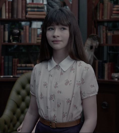 Violet Baudelaire - A Series of Unfortunate Events Series Of Unfortunate Events Aesthetic, Events Aesthetic, Violet Baudelaire, A Series Of Unfortunate Events Netflix, Lemony Snicket, Unfortunate Events, A Series Of Unfortunate Events, Aesthetic Gif, Ryan Reynolds