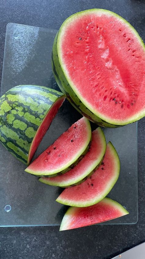 Watermelon Vodka Drinks, Aesthetic Watermelon, Salad Watermelon, Watermelon Images, Watermelon Juice Recipe, Watermelon Recipe, Watermelon Sangria, Watermelon Smoothie Recipes, Watermelon Dessert