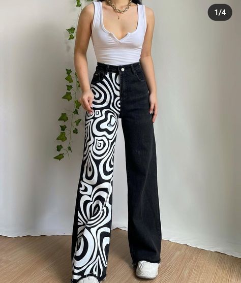 Black Painted Pants, Paint On White Jeans, White Jeans Painting, Jeans Painting Aesthetic, Black Painted Jeans, Printed Jeans Outfit, Black Jeans Painting Ideas, Pant Painting Ideas, Jeans Custom Paint