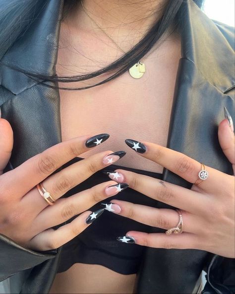 Fall Nude Nails, Star Nail Designs, Nyc Nails, Black Acrylic Nails, Smink Inspiration, Makijaż Smokey Eye, Star Nails, Nails 2024, Silver Nails