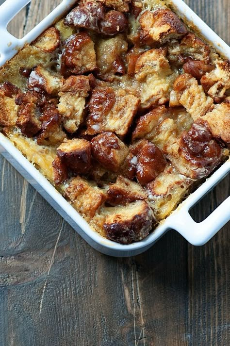 Apple Fritter Bread Pudding 01 Apple Fritter Bread Pudding Recipe, Apple Spice Doughnut Bread Pudding, Apple Fritter Bread Pudding, Apple Fritter Casserole, Apple Caramel Sauce, Healthy Apple Bread, Leftover Biscuits, Bread Pudding With Bourbon Sauce, Apple Pie Bread Pudding