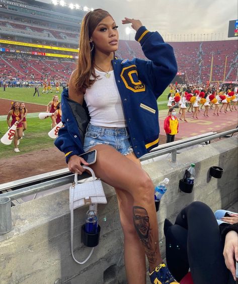 Varsity Outfit, College Football Game Outfit, College Football Outfits, Stylish Black Women, College Gameday Outfits, Outfit Black Women, Trendy Outfit Inspo, Tailgate Outfit, Football Game Outfit