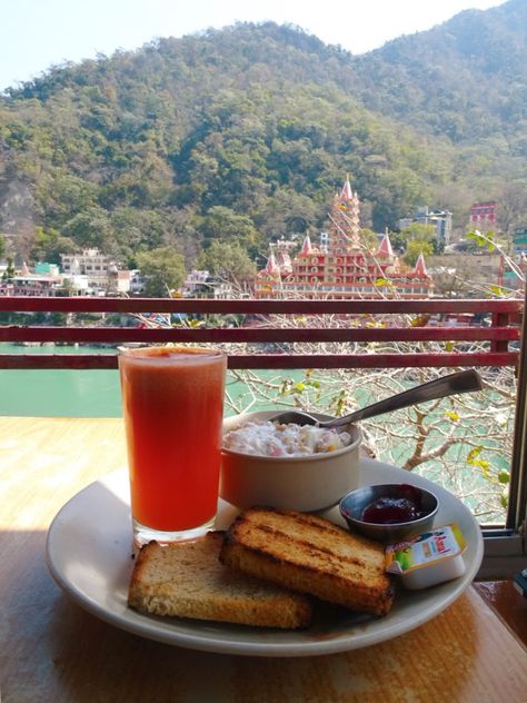 A Rishikesh cafe guide including 16 cute, hippie cafes! #rishikesh #india Rishikesh Travel, Explore Drawing, Travel India Beautiful Places, Authentic Indian Food, Weather In India, India Travel Places, Backpacking India, Rishikesh India, Backpacking Asia