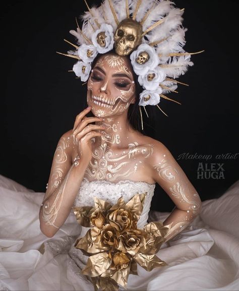 Catrina Costume, Catrina Makeup, Halloween Makeup Sugar Skull, Sugar Skull Costume, Cute Halloween Makeup, Sugar Skull Makeup, Face Art Makeup, Pretty Halloween, Skull Makeup