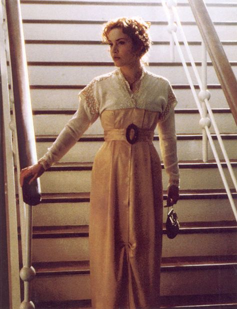 Rose's Deck Dress Titanic Costume, Rose Titanic, Titanic Dress, Titanic Movie, Edwardian Dress, Rms Titanic, Movie Fashion, Movie Costumes, Edwardian Fashion