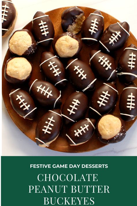 Retro chocolate peanut butter buckeyes living their best life as easy Super Bowl party food! These game day desserts take the cake -- so to speak. Take classic buckeyes, shape them into footballs, dip in chocolate, and decorate with royal icing. Football never food never looked, or tasted, so good. Guaranteed to win game day food. Bet you can't eat just 10! Get the recipe for your the very best of Super Bowl desserts. . . . . . #buckeyes #footballfood #gamedayfood #superbowlfood #partyfood via @ Football Peanut Butter Balls, Peanut Butter Football, Super Bowl Baked Goods, Football Game Day Desserts, Superbowl Desserts Ideas Easy, Game Day Desserts Football, Superbowl Party Food Ideas Desserts, Easy Superbowl Desserts, Football Dessert Ideas