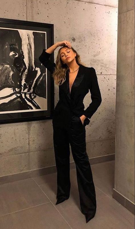 Deep V Suit Women, Women Suits Wedding Black, Women Suit Outfits Party, Women Black Formal Outfit, Cocktail Party Suit For Women, Mens Suit With Necklace, Women In Pantsuits, Women In Suits And Heels, Going Out Suit Women