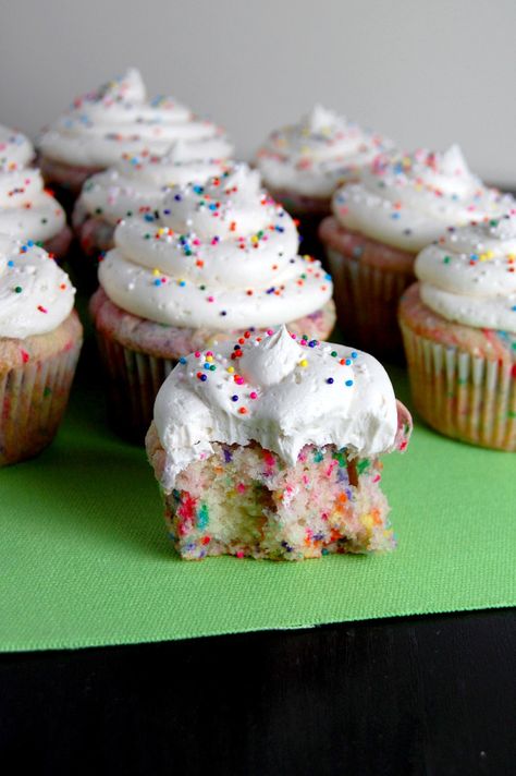 Gluten Free Funfetti Cupcakes | emthebaker.com Homemade Funfetti Cupcakes, Funfetti Cupcakes, Gluten Free Cupcakes, Funfetti Cake, Gluten Free Cake, Gf Desserts, Gluten Free Sweets, Gluten Free Treats, Desserts Recipes