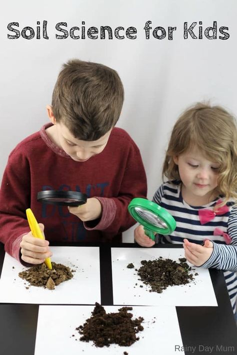 Explore different soil samples to discover the rocks, sediments and natural materials that make it up with this simple earth science experiment for kids ideal for Key Stage 2 Rock Science Units. via @rainydaymum Science With Kids, Rock Experiments, Earth Science Experiments, Soil Activities, Soil Science, Rock Science, Science Experiment For Kids, Experiment For Kids, Earth Materials