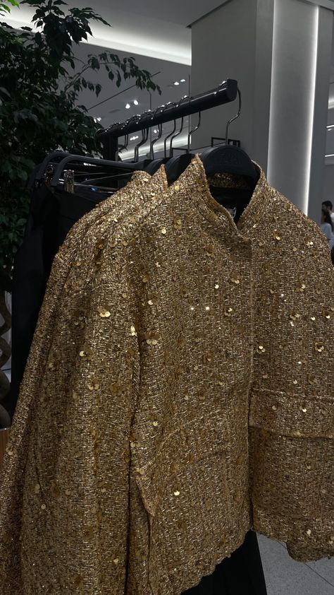 Sparkly Fashion, Gold Jacket, Zara Gold, Super Outfit, Chanel Inspired, Gold Chanel, Fall Fits, Minimal Fashion, Daily Fashion