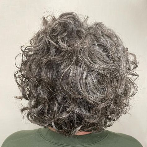 Rezo Cut Curly Hair, Rezo Cut, Curly Silver Hair, Cut Curly Hair, Short Layered Curly Hair, Really Curly Hair, Grey Hair Over 50, Grey Hair Transformation, Grey Curly Hair