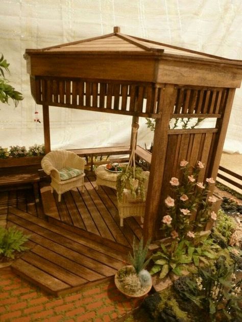 Gazebo Jacuzzi, Miniature Gazebo, Crea Fimo, Garden Display, Dollhouse Garden, Miniature Flowers, Miniature Gardens, Garden Gazebo, Miniature Plants