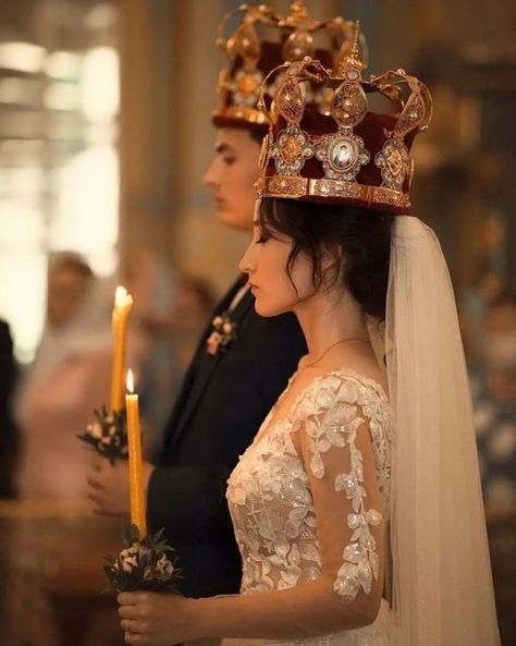 Orthodox Marriage, Orthodox Christian Wedding, Christian Veils, Wedding Gown Trends, Christian Photography, Russian Wedding, Orthodox Wedding, Christian Couples, Church Pictures