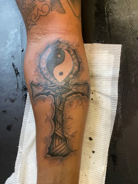 Men Spiritual Tattoo Ideas, Ankh Sleeve Tattoo, Spiritual Men Tattoos, Pro Black Tattoos, Ankh Tattoo Design For Men, Intentional Tattoos, Anhk Tattoos For Women, Ankh Tattoo Men, Ankh Drawing