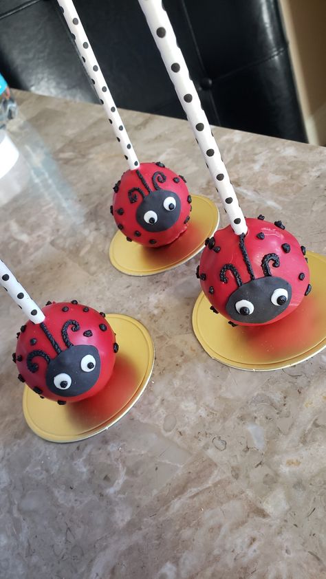 Ladybug cakepops Ladybug Cakepops, Ladybug Cake Pops, Miraculous Ladybug Birthday, Ladybug Cake, Cake Pop Designs, Candy Clay, Ladybug Birthday Party, Cake Pop Ideas, Pop Ideas