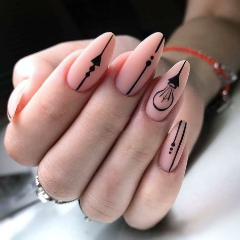 Black Minimalist Nail Designs, Henna Nail Design, Henna Nails, French Manicure Designs, Sharp Nails, Black Nail Art, Geometric Nail, Black Nail, Rainbow Nails