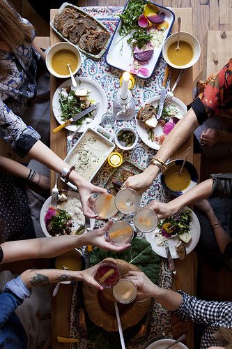 Dîner Champêtre #mapauseentrecopines The Golden Girls, Think Food, Snacks Für Party, Dinner With Friends, Golden Girls, Family Dinner, Food Styling, Food Photo, A Group