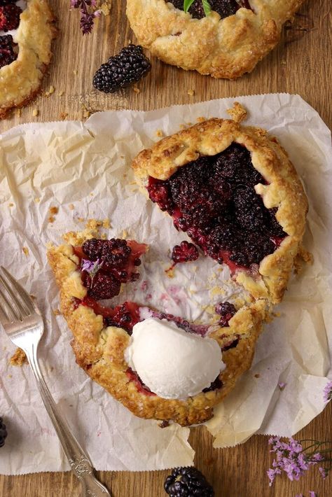 Blackberry Galette, Frozen Pie Crust, Graham Cracker Crust Pie, Classic Apple Pie, Galette Recipe, Lemon Curd Filling, Traditional Pumpkin, Berry Sauce, Frozen Pie