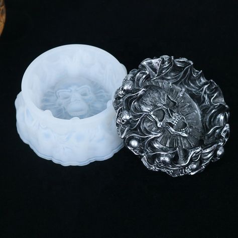 Epoxy Ashtray, Skull Ashtray, Diy Skulls, Mirror Handmade, Epoxy Resin Diy, Silicone Resin Molds, Silicone Resin, Diy Epoxy, Casting Resin Molds