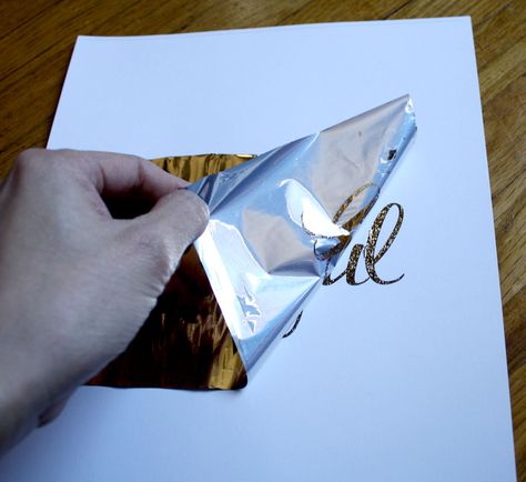 DIY gold metallic foil printing, WHAT! it's that easy?!?! Not always needing to be printed! Annotated by Lisa Di Camillo Gold Foil Diy, Foil Prints, Foil Printing, Folding Origami, Diy Gold, Gold Diy, Gold Foil Print, Crafty Craft, Crafty Diy