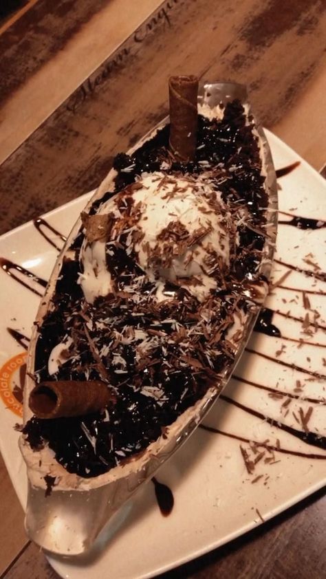 Chocolate dessert [Video] in 2022 | Food snapchat, Food videos desserts, Delicacy food Snap Food Pics, Fake Food Snaps, Foodie Instagram, Food Drink Photography, Delicacy Food, Food Vids, Food Drinks Dessert, Snap Food, Fake Food